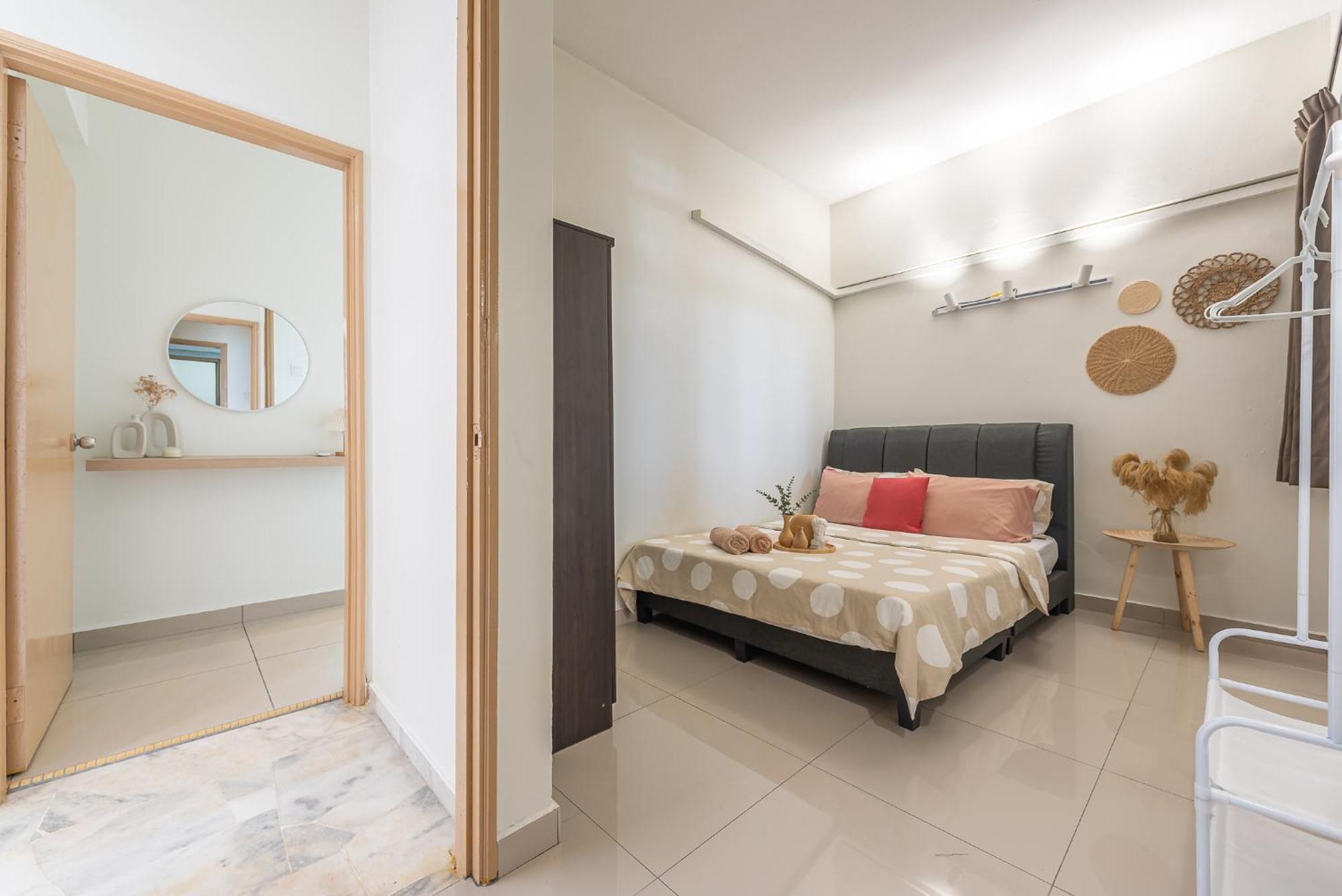 Portdickson Minimalist Seaview 10pax3br 1mintobeach